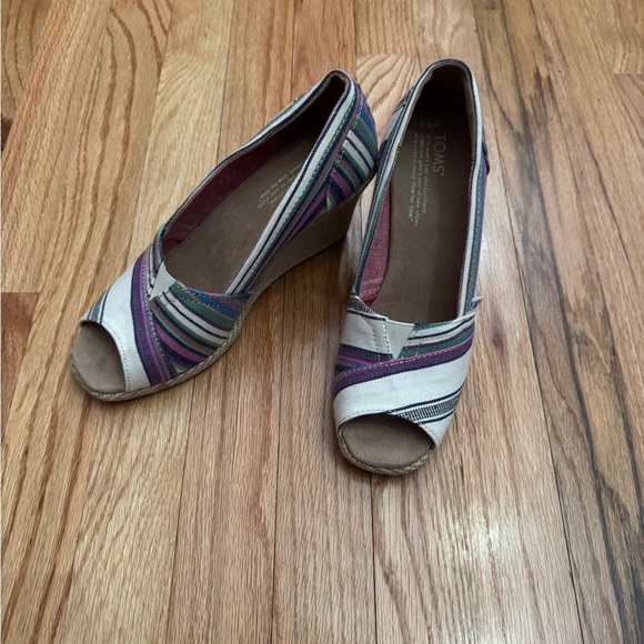 TOMS Village Espadrille Wedged Peep Toe Heels/Wedge Sandals - Picture 4 of 4